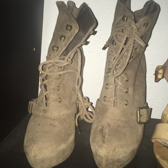 Steve Madden Taupe Booties - Picture 2 of 5